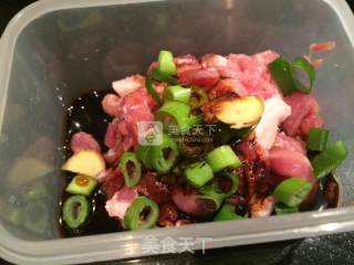 青椒土豆炒肉片的做法步骤：2