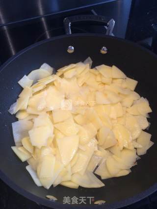 青椒土豆炒肉片的做法步骤：9