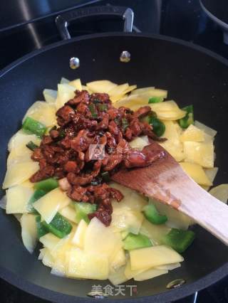 青椒土豆炒肉片的做法步骤：11