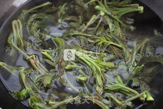 春天的礼物——香椿拌豆腐的做法步骤：6