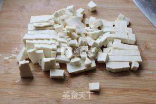 春天的礼物——香椿拌豆腐的做法步骤：8