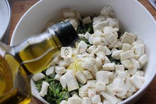 春天的礼物——香椿拌豆腐的做法步骤：10