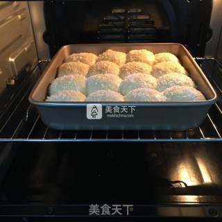 牛奶椰蓉小餐包-自己做就是放心的做法步骤：7
