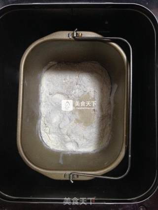 双色吐司的做法步骤：1