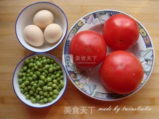 西红柿豌豆炒鸡蛋的做法步骤：1
