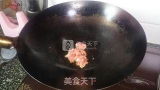 荸荠大蒜炒肉片的做法步骤：3