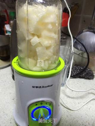 雪梨润肺汁的做法步骤：3