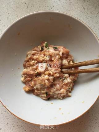 香菇酿肉的做法步骤：2