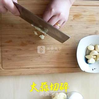 老干妈蒸排骨的做法步骤：2