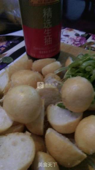 香菜烧面筋的做法步骤：1