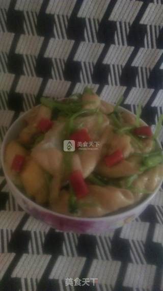 香菜烧面筋的做法步骤：5