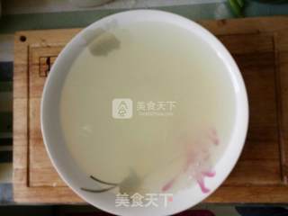 疙瘩蛤蜊汤的做法步骤：2
