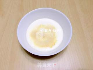 生奶酪蛋糕的做法步骤：1