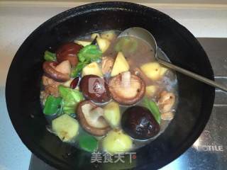 家常土豆香菇炖鸡块的做法步骤：10