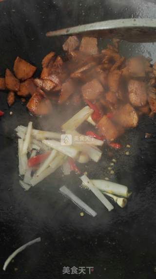 蒜苔炒鸡肉的做法步骤：5