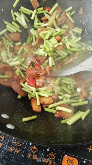 蒜苔炒鸡肉的做法步骤：6