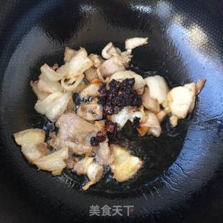 青蒜回锅肉的做法步骤：5