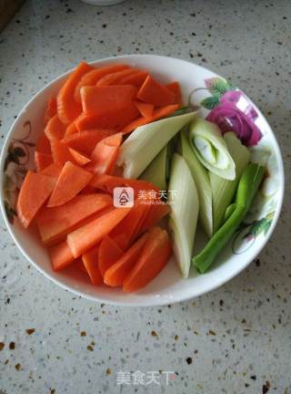 红烧腐竹的做法步骤：3