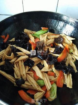 红烧腐竹的做法步骤：7