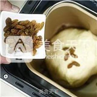 面包机做面包的方法（葡萄干吐司）的做法步骤：4