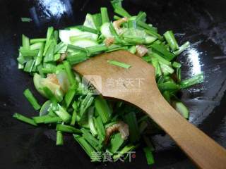 开洋韭菜炒西葫芦的做法步骤：4