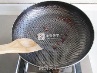 水煮猪肝的做法步骤：1