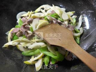 尖椒鸡胗炒雷笋的做法步骤：7