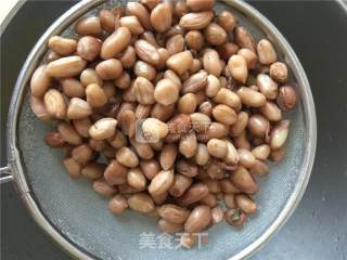 五香烤花生米的做法步骤：2