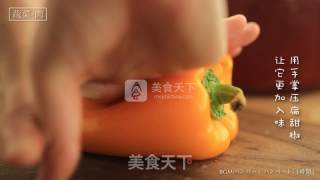 无水炖煮之甜椒鸡腿酒醋煮的做法步骤：1