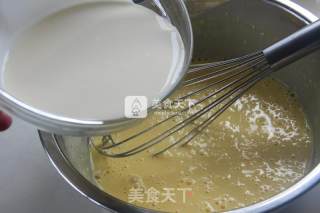人气甜品，一试难忘——浓香乳酪布丁的做法步骤：6