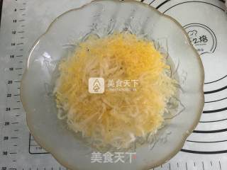 酸菜猪肉煎饺的做法步骤：2
