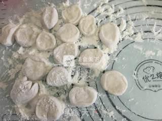 酸菜猪肉煎饺的做法步骤：10