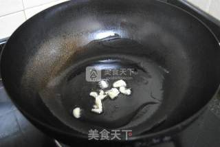 彩椒炒腊肠的做法步骤：2