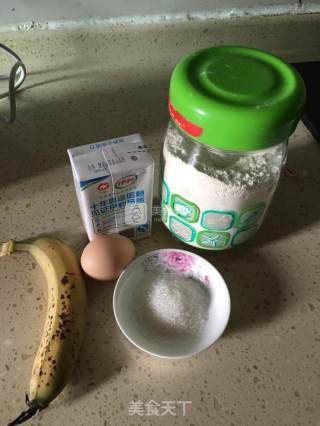 鸡蛋香蕉卷饼的做法步骤：1
