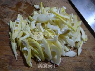 五花肉雪菜炒雷笋的做法步骤：3