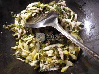 五花肉雪菜炒雷笋的做法步骤：6