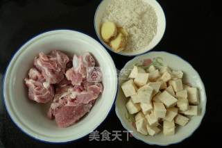 粉葛猪骨粥的做法步骤：1