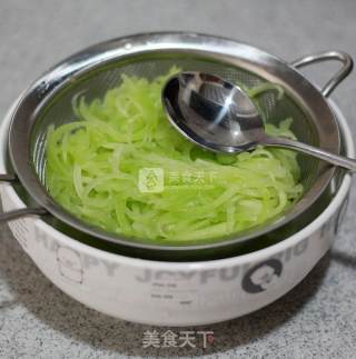 春天的味道---葱油莴笋的做法步骤：4