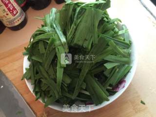 韭菜鸡蛋的做法步骤：1
