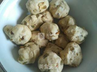 核桃葡萄干面包的做法步骤：4