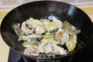 鲶鱼豆腐汤的做法步骤：7
