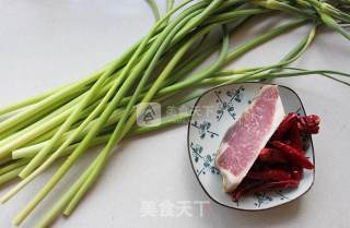 蒜薹炒腊肉的做法步骤：1