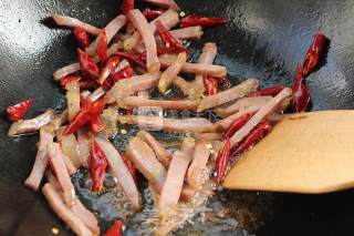 蒜薹炒腊肉的做法步骤：5