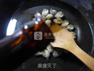韭菜炒花螺的做法步骤：2