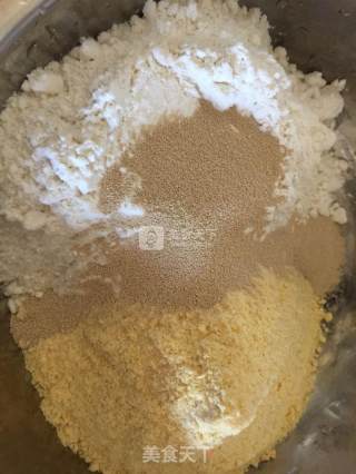 椰蓉蛋奶发糕的做法步骤：1