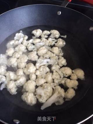 花菜炒肉片的做法步骤：6