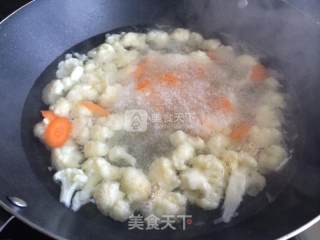 花菜炒肉片的做法步骤：7