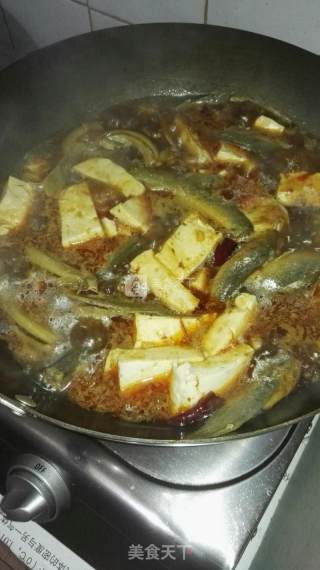 泥鳅炖豆腐的做法步骤：9