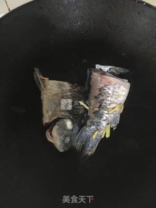 鲫鱼木瓜汤的做法步骤：3