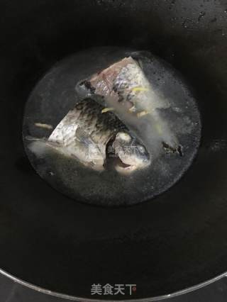 鲫鱼木瓜汤的做法步骤：4